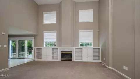 Living - 1815 Montego Dr, Bismarck, ND 58503 photo 2 of 5