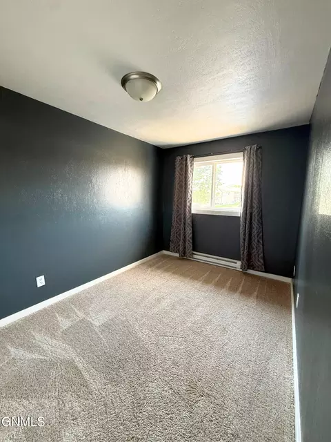 Bedroom - 2801 Pheasant Run Pkwy, Williston, ND 58801 photo 3 of 4