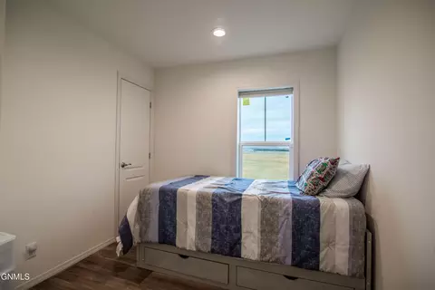 Bedroom - 6812 E Schatz Ln, Elgin, ND 58533 photo 3 of 6