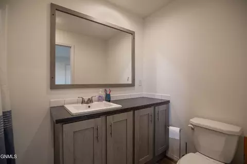 Bath - 6812 E Schatz Ln, Elgin, ND 58533 photo 2 of 3