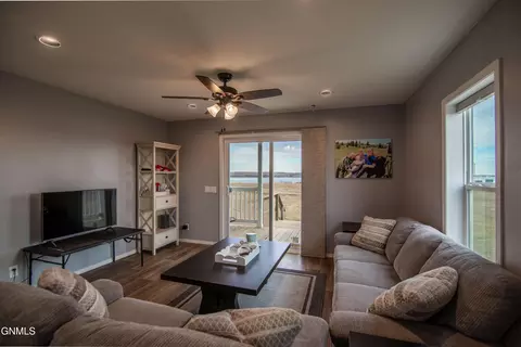 Living - 6812 E Schatz Ln, Elgin, ND 58533 photo 2 of 3