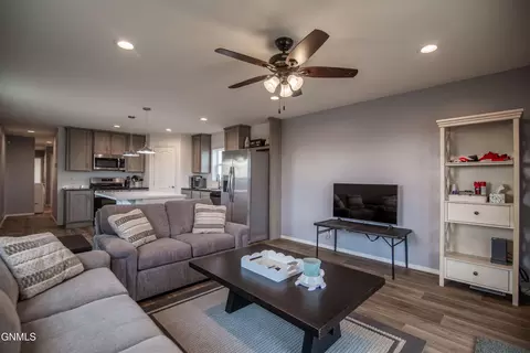 Living - 6812 E Schatz Ln, Elgin, ND 58533 photo 3 of 3