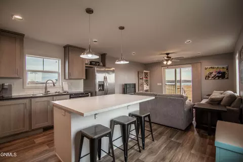 Kitchen - 6812 E Schatz Ln, Elgin, ND 58533 photo 2 of 7