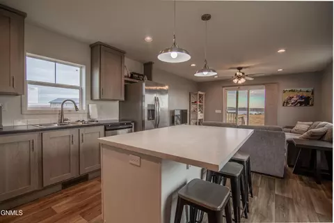 Kitchen - 6812 E Schatz Ln, Elgin, ND 58533 photo 5 of 7