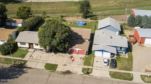 View/Area - 709 3rd Ave SE, Mandan, ND 58554 photo 1 of 6