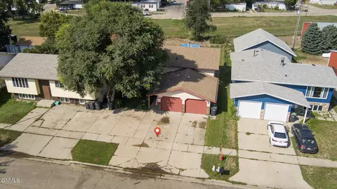 View/Area - 709 3rd Ave SE, Mandan, ND 58554 photo 4 of 6