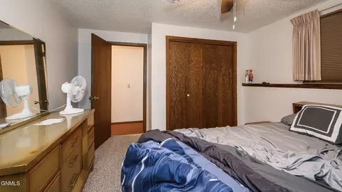 Bedroom - 709 3rd Ave SE, Mandan, ND 58554 photo 8 of 8