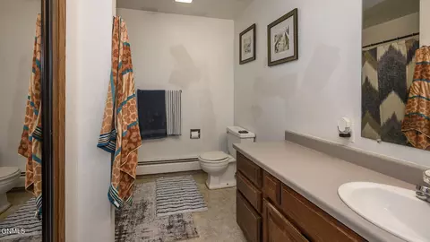 Bath - 709 3rd Ave SE, Mandan, ND 58554 photo 1 of 4