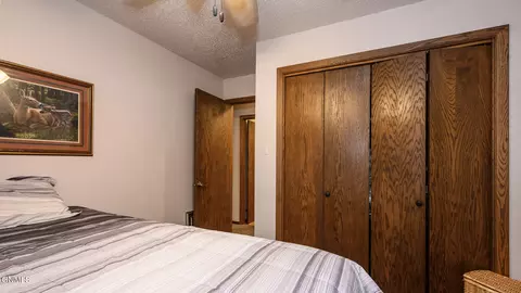 Bedroom - 709 3rd Ave SE, Mandan, ND 58554 photo 2 of 8