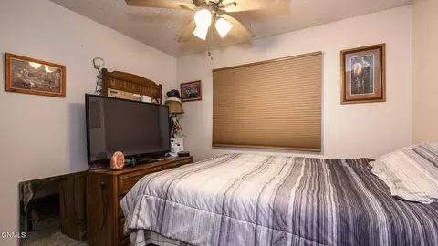 Bedroom - 709 3rd Ave SE, Mandan, ND 58554 photo 1 of 8