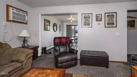 Living - 709 3rd Ave SE, Mandan, ND 58554 photo 2 of 2