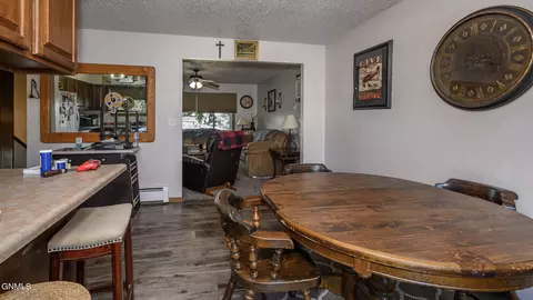 Dining - 709 3rd Ave SE, Mandan, ND 58554 photo 2 of 3
