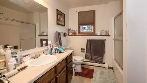 Bath - 709 3rd Ave SE, Mandan, ND 58554 photo 3 of 4
