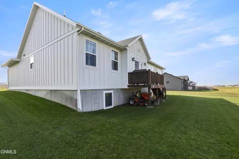 Exterior - 2709 44th Ave W, Williston, ND 58801 photo 9 of 10