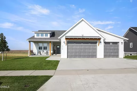 Exterior - 2709 44th Ave W, Williston, ND 58801 photo 2 of 10