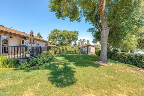 Exterior - 806 Johns Dr NE, Mandan, ND 58554 photo 5 of 14