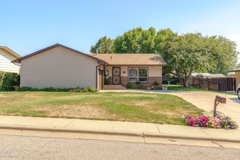 Exterior - 806 Johns Dr NE, Mandan, ND 58554 photo 14 of 14