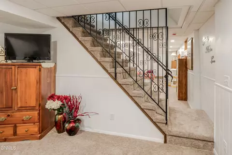 Entry Way - 806 Johns Dr NE, Mandan, ND 58554 photo 1 of 3