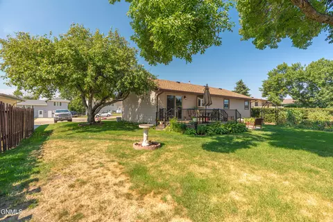 Exterior - 806 Johns Dr NE, Mandan, ND 58554 photo 4 of 14