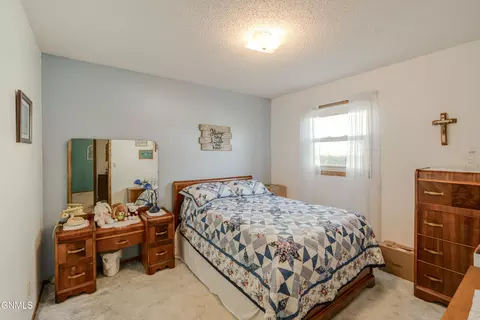 Bedroom - 806 Johns Dr NE, Mandan, ND 58554 photo 2 of 3