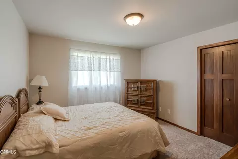 Bedroom - 235 Irvine Loop, Bismarck, ND 58504 photo 4 of 5