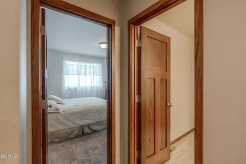 Entry Way - 235 Irvine Loop, Bismarck, ND 58504 photo 5 of 5
