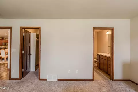 Bedroom - 235 Irvine Loop, Bismarck, ND 58504 photo 3 of 5