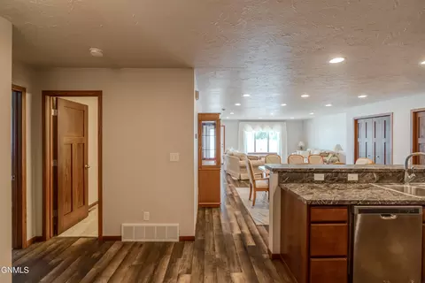 Entry Way - 235 Irvine Loop, Bismarck, ND 58504 photo 3 of 5