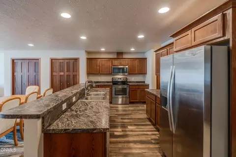 Kitchen - 235 Irvine Loop, Bismarck, ND 58504 photo 3 of 8
