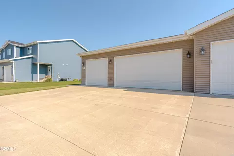 Other - 235 Irvine Loop, Bismarck, ND 58504 photo 17 of 18