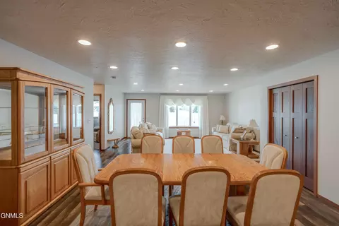 Dining - 235 Irvine Loop, Bismarck, ND 58504 photo 2 of 7
