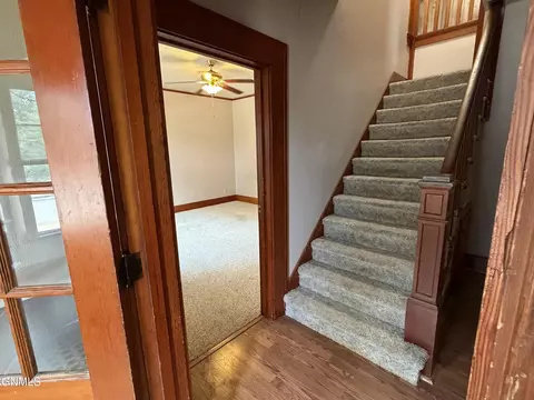 Entry Way - 29 7th Ave W, Dickinson, ND 58601 photo 3 of 8