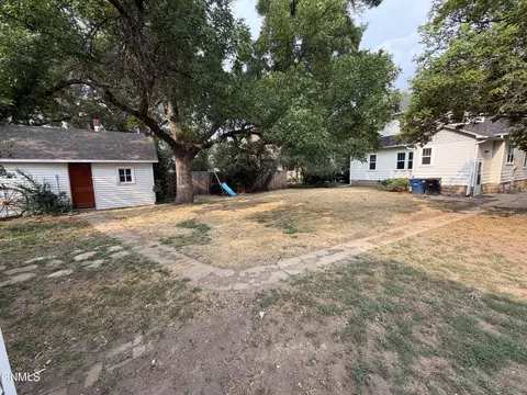 Exterior - 29 7th Ave W, Dickinson, ND 58601 photo 8 of 10