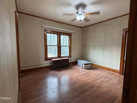 Bedroom - 29 7th Ave W, Dickinson, ND 58601 photo 1 of 7