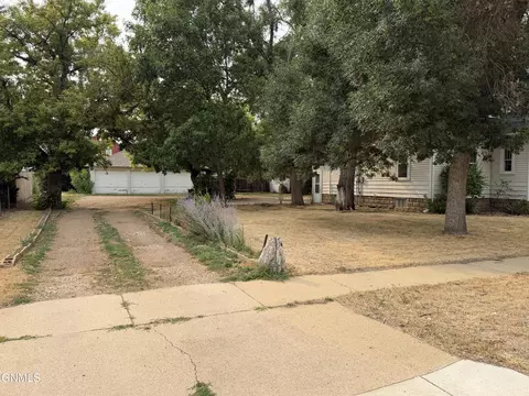 Exterior - 29 7th Ave W, Dickinson, ND 58601 photo 5 of 10