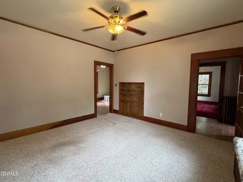 Living - 29 7th Ave W, Dickinson, ND 58601 photo 2 of 7