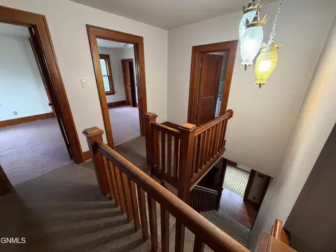 Entry Way - 29 7th Ave W, Dickinson, ND 58601 photo 6 of 8