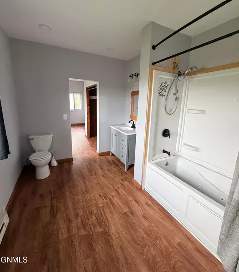 Bath - 105 Ruth St S, Streeter, ND 58483 photo 1 of 1