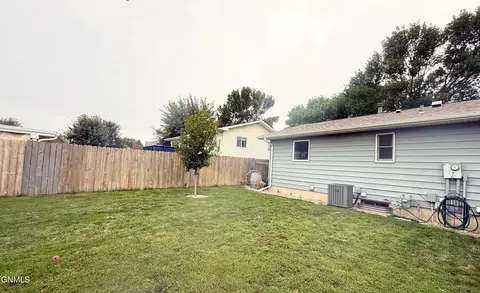 Exterior - 2316 8th Ave E, Williston, ND 58801 photo 6 of 7