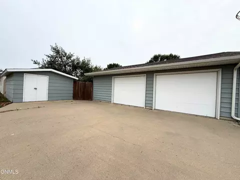 Other - 2316 8th Ave E, Williston, ND 58801 photo 8 of 14