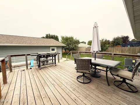 Exterior - 2316 8th Ave E, Williston, ND 58801 photo 2 of 7