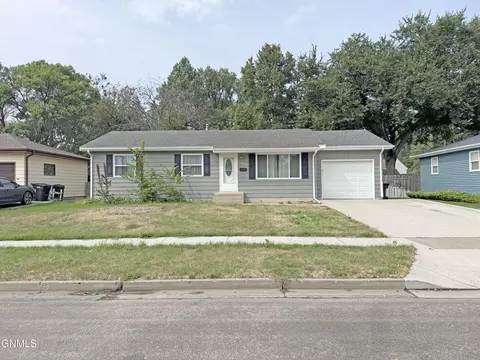 Exterior - 2108 Saint Benedict Dr, Bismarck, ND 58501 photo 4 of 5