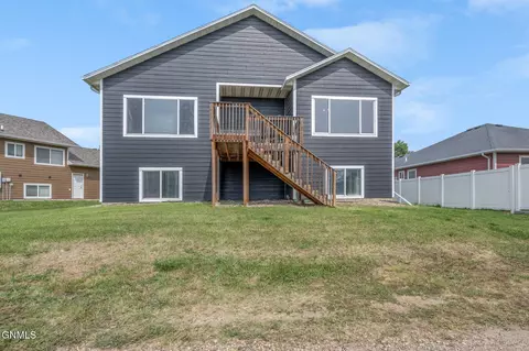 Exterior - 2113 23rd St W, Williston, ND 58801 photo 3 of 3