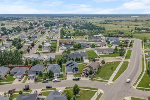View/Area - 2113 23rd St W, Williston, ND 58801 photo 2 of 4
