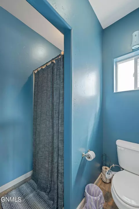 Bath - 2113 23rd St W, Williston, ND 58801 photo 2 of 4
