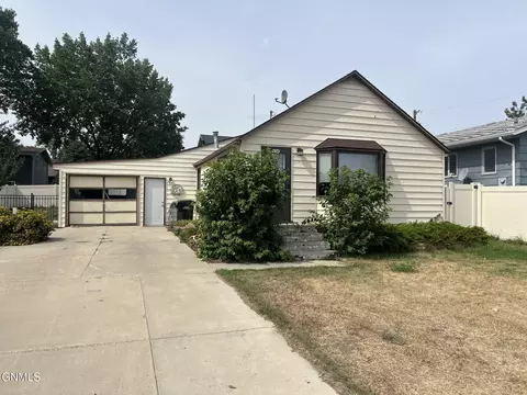 417 2nd St NW, Watford City, ND 58854