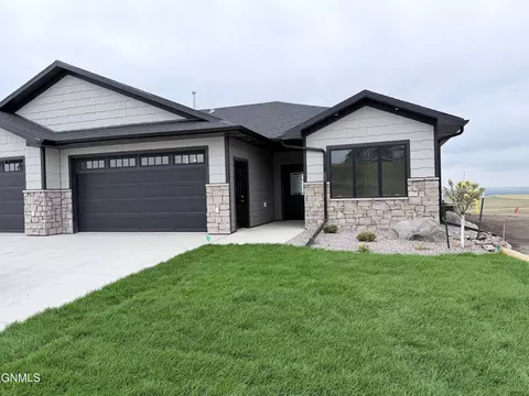 6201 Tyler Pkwy, Bismarck, ND 58503