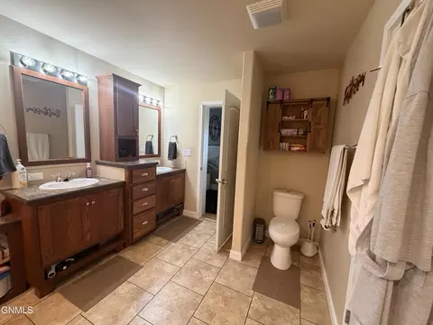 Bath - 5467 Nicholas Ave, Williston, ND 58801 photo 3 of 5
