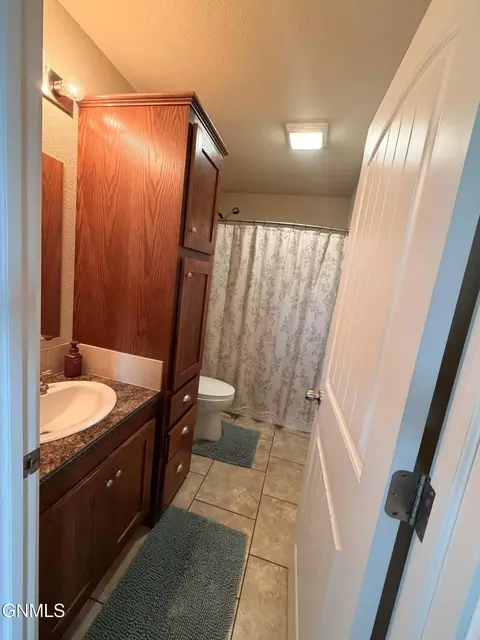 Bath - 5467 Nicholas Ave, Williston, ND 58801 photo 4 of 5