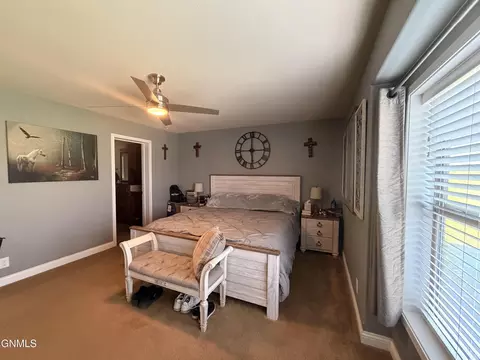 Bedroom - 5467 Nicholas Ave, Williston, ND 58801 photo 2 of 5